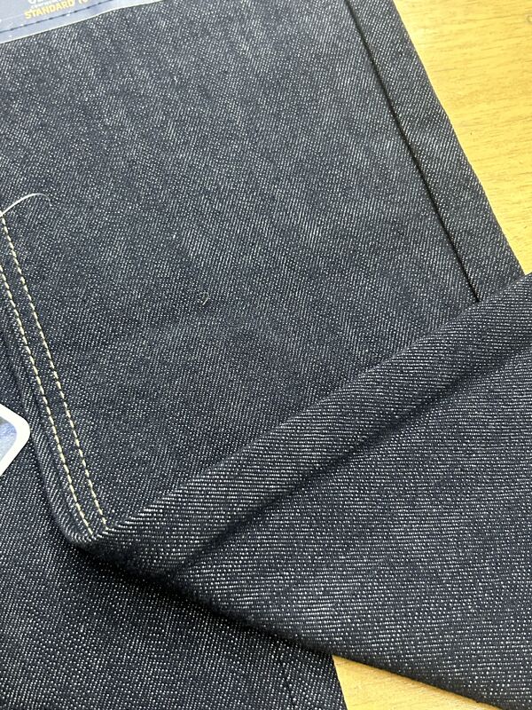 Reactief blauw katoenrijk stretchdenim van 11,3/12,7 oz voor dagelijkse jeans en casual kleding